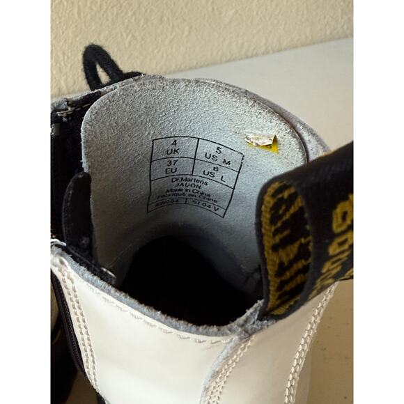 Doc Dr. Martens White Jadon Platform Boot Size  6 Womens 5 Mens Good Condition - Picture 2 of 7